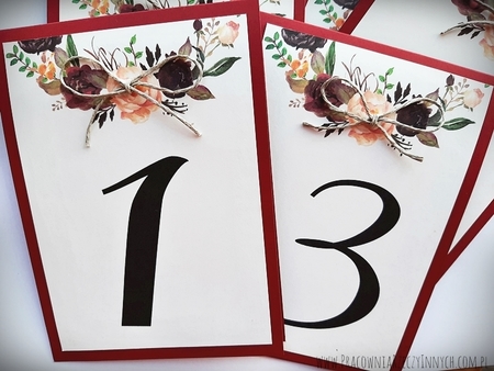 Numery stołów z motywem kwiatowym (8)