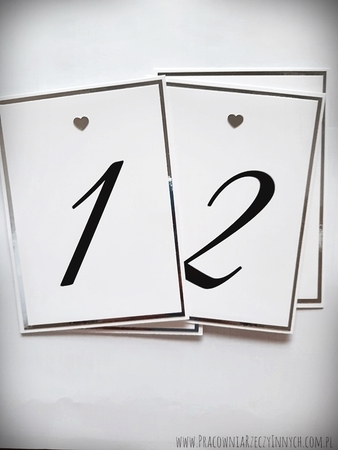 Numery stołów na lustrzanym papierze (10)