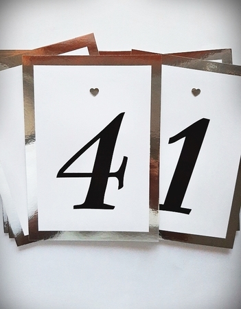 Numery stołów na lustrzanym papierze (6)