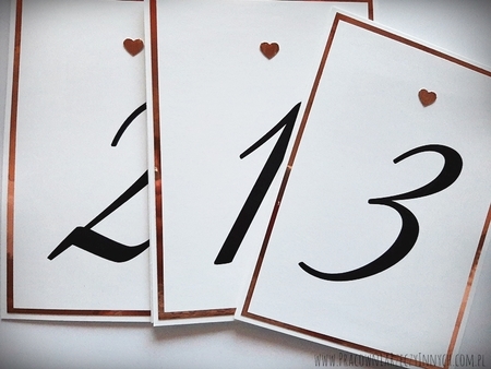 Numery stołów na lustrzanym papierze (11)