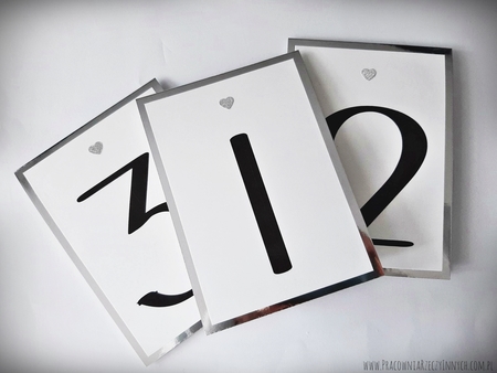 Numery stołów na lustrzanym papierze (23)