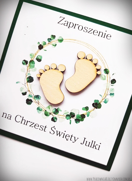 Rustykalne zaproszenie na chrzest święty ze stópkami drewnianymi (5)