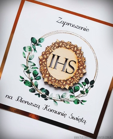Złote lub srebrne zaproszenie na Komunię świętą z drewnianą dekoracją IHS (17)