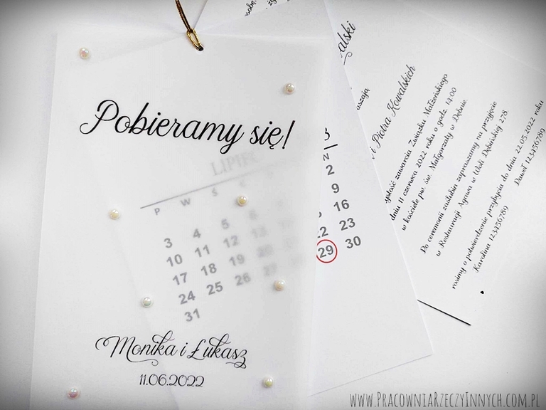 Zaproszenia z kalendarzem, kalką i perełkami (2)
