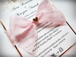 Eleganckie zaproszenia przewiązane szyfonową wstążką (16)